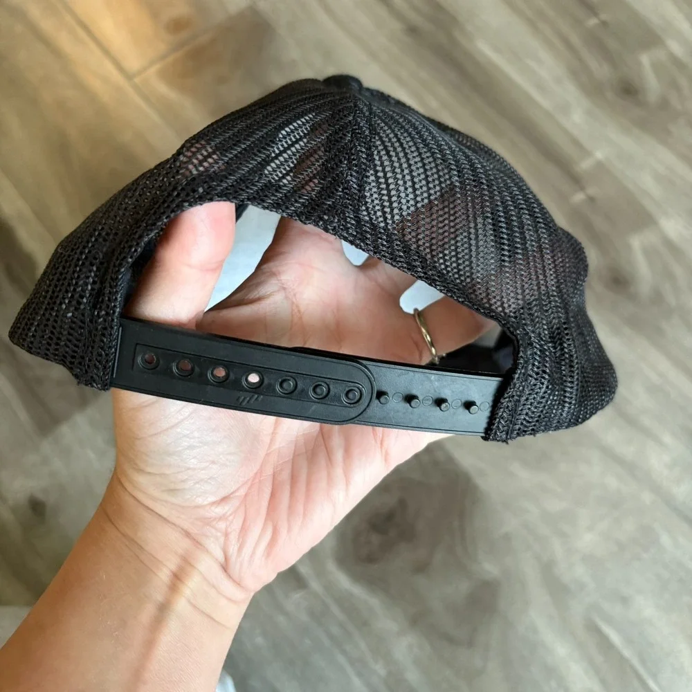 King Ruck Skull Black‎ Trucker Hat Snapback Yupoong The Classics Mesh Cap